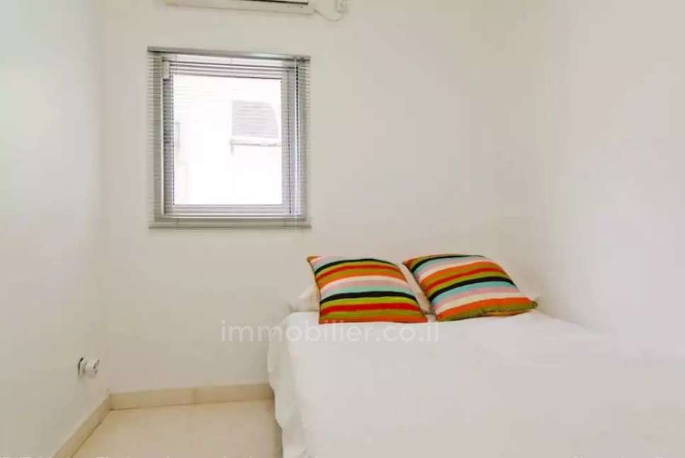 דירה 4 חדרים  תל אביב קו הים 291-IBL-644